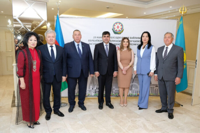 28 May - Müstəqillik Günü ilə əlaqədar Qazaxıstanın Aktau şəhərindəki Azərbaycanın baş konsulluğu tərəfindən rəsmi qəbul təşkil edilib